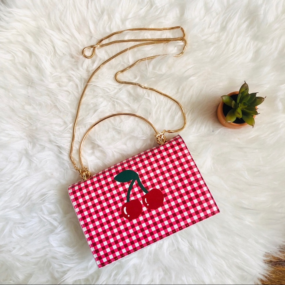 Red gingham print crossbody w/ cherry 🍒 print